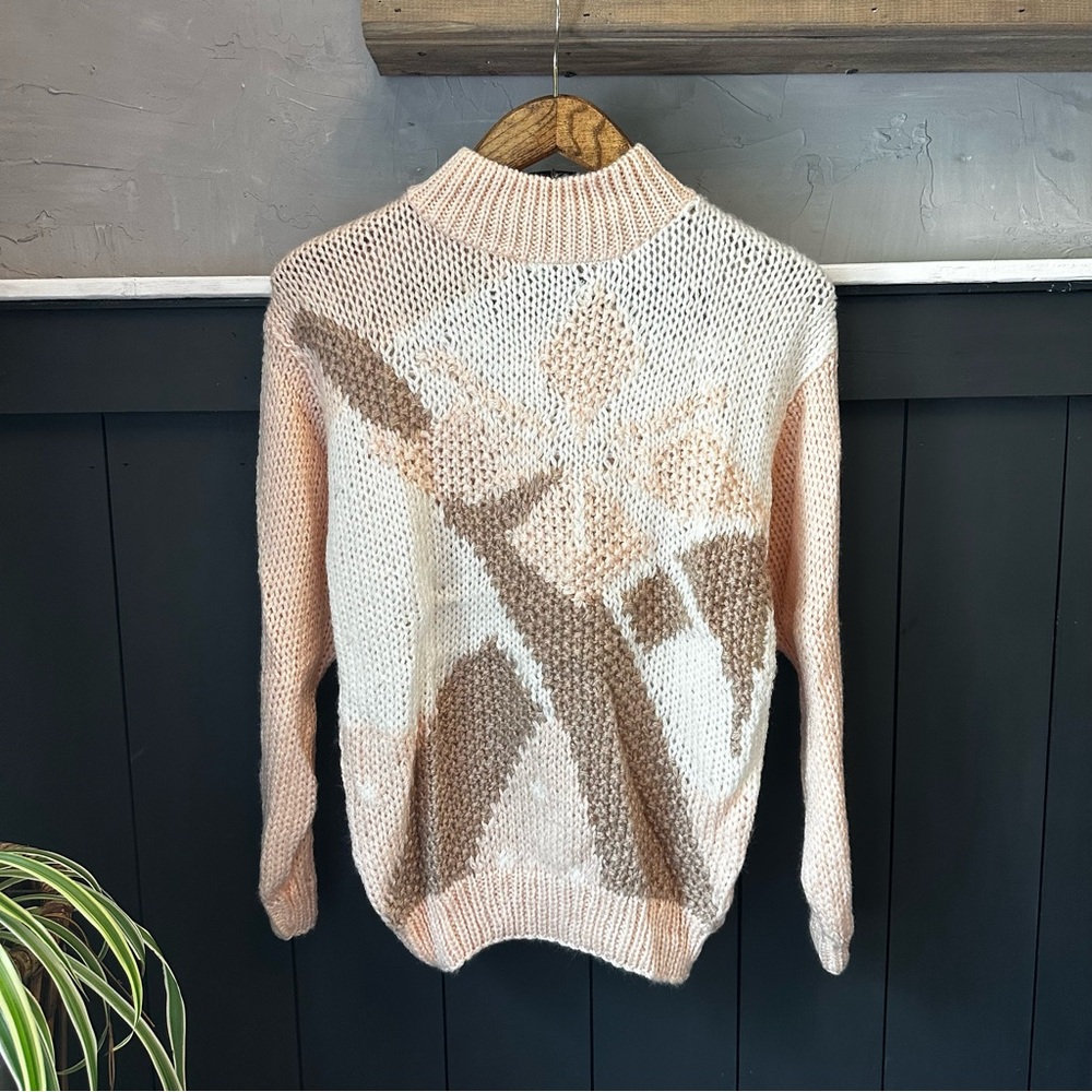 Vintage Erika Hand Knit Sweater in 80's Peach Cream and‎ Brown size Medium